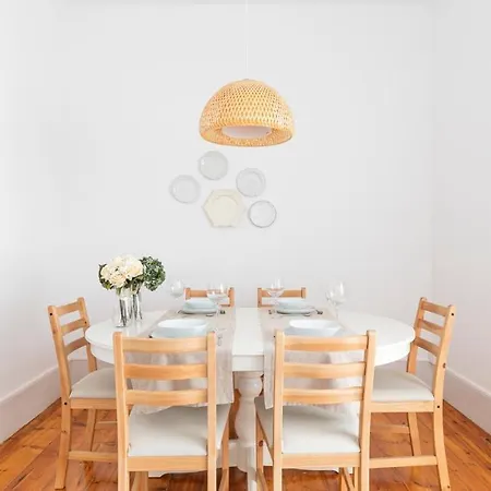 Plum Guide - Spilt Milk Apartment